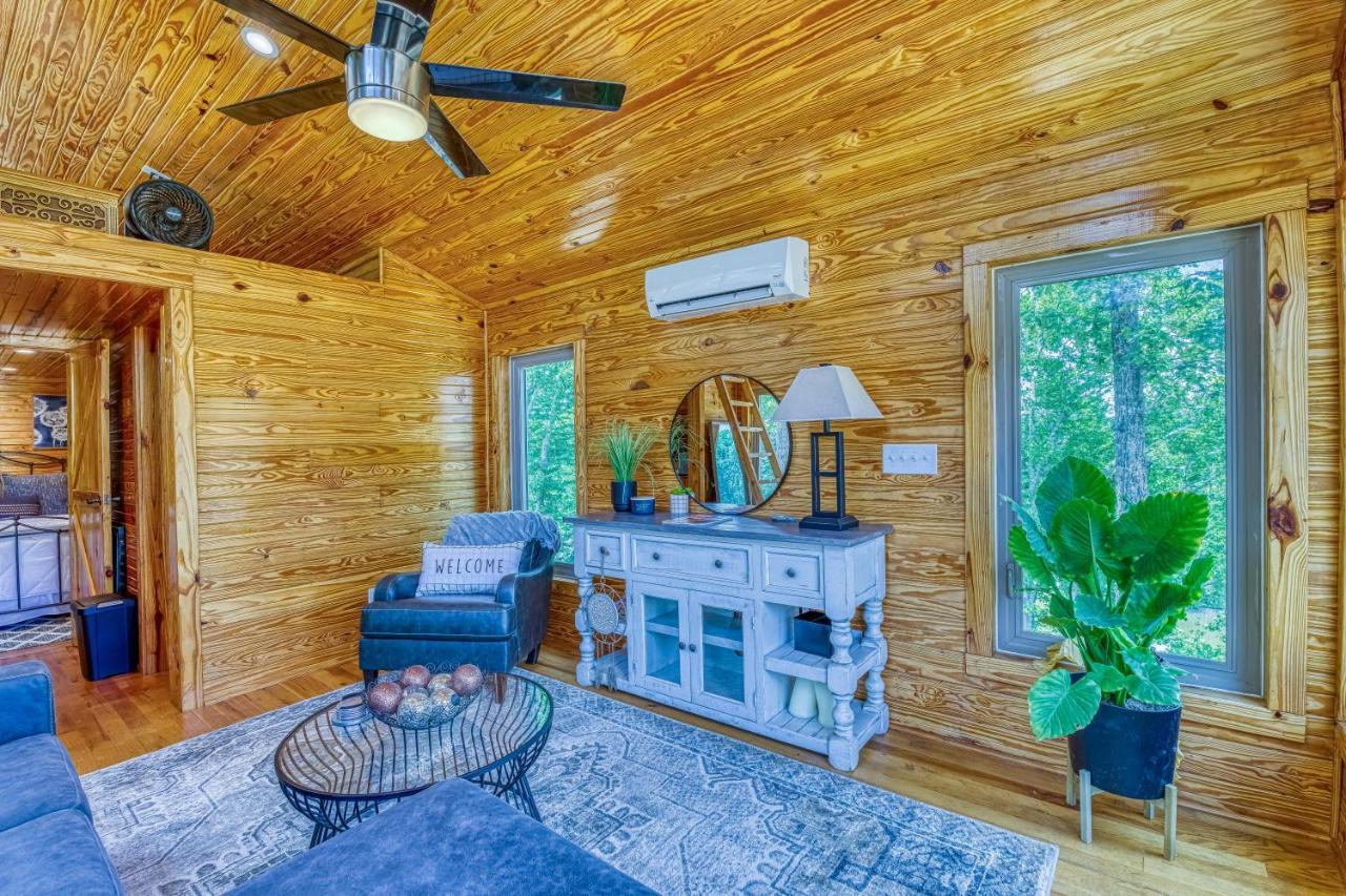 The Gemini-A Dreamy, Waterfront Tiny Cabin Rogersville Екстер'єр фото