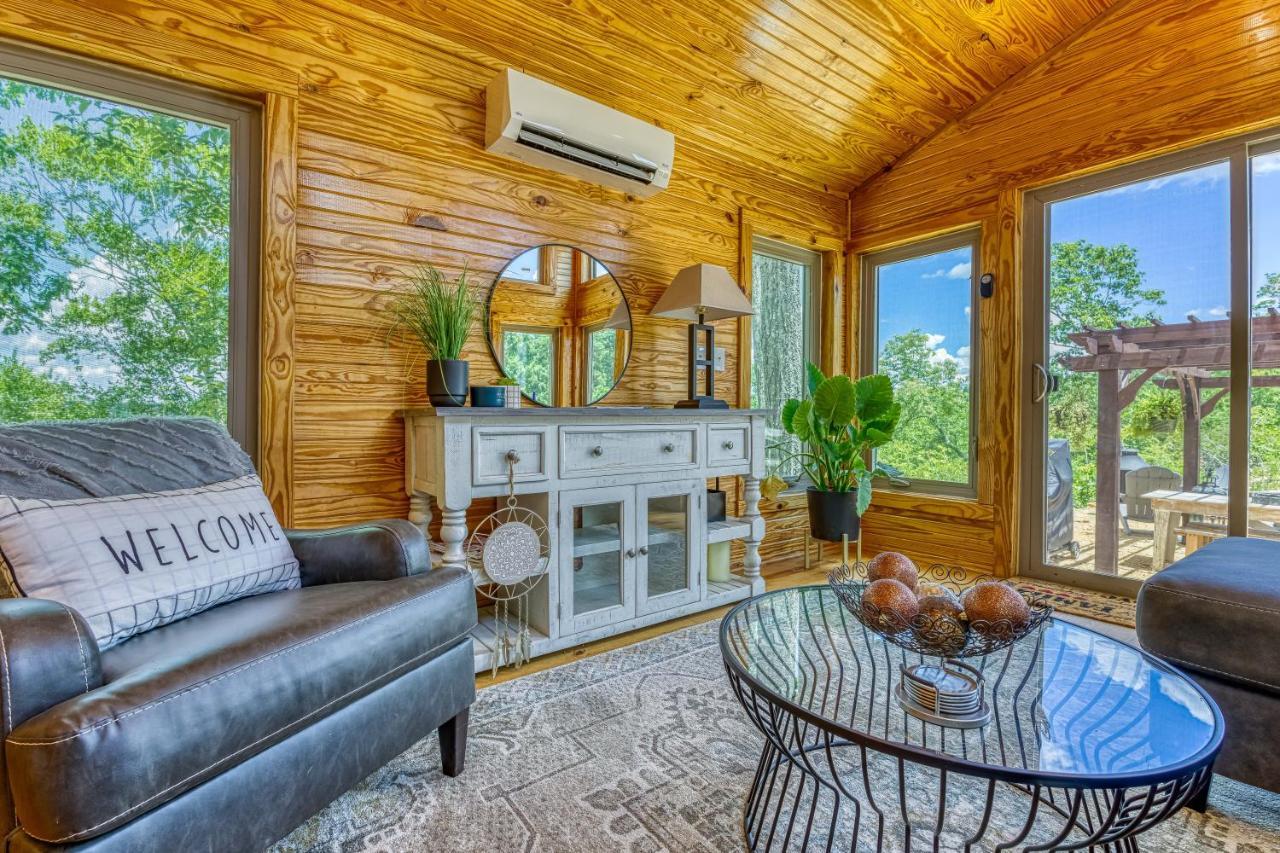 The Gemini-A Dreamy, Waterfront Tiny Cabin Rogersville Екстер'єр фото