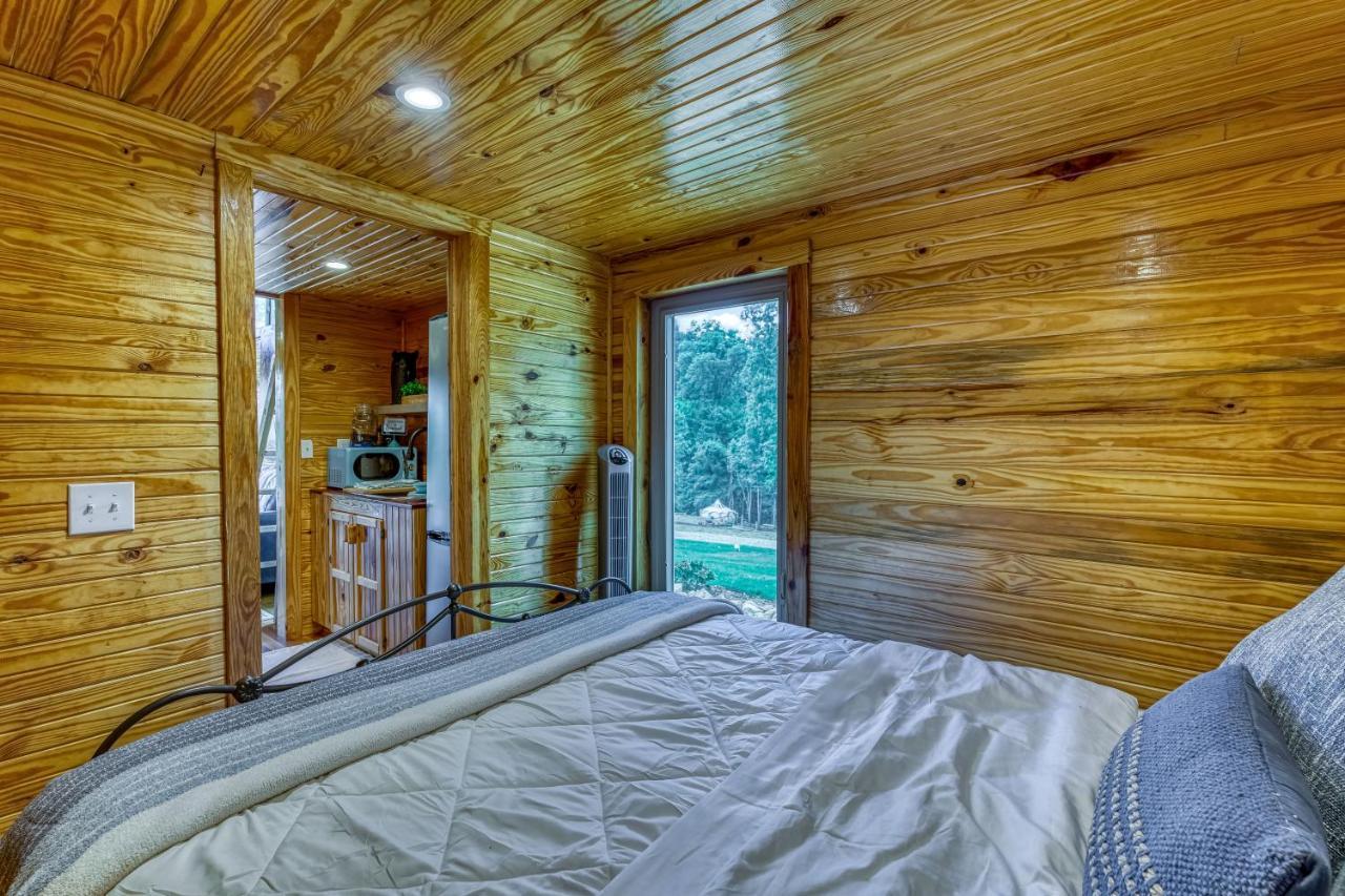 The Gemini-A Dreamy, Waterfront Tiny Cabin Rogersville Екстер'єр фото