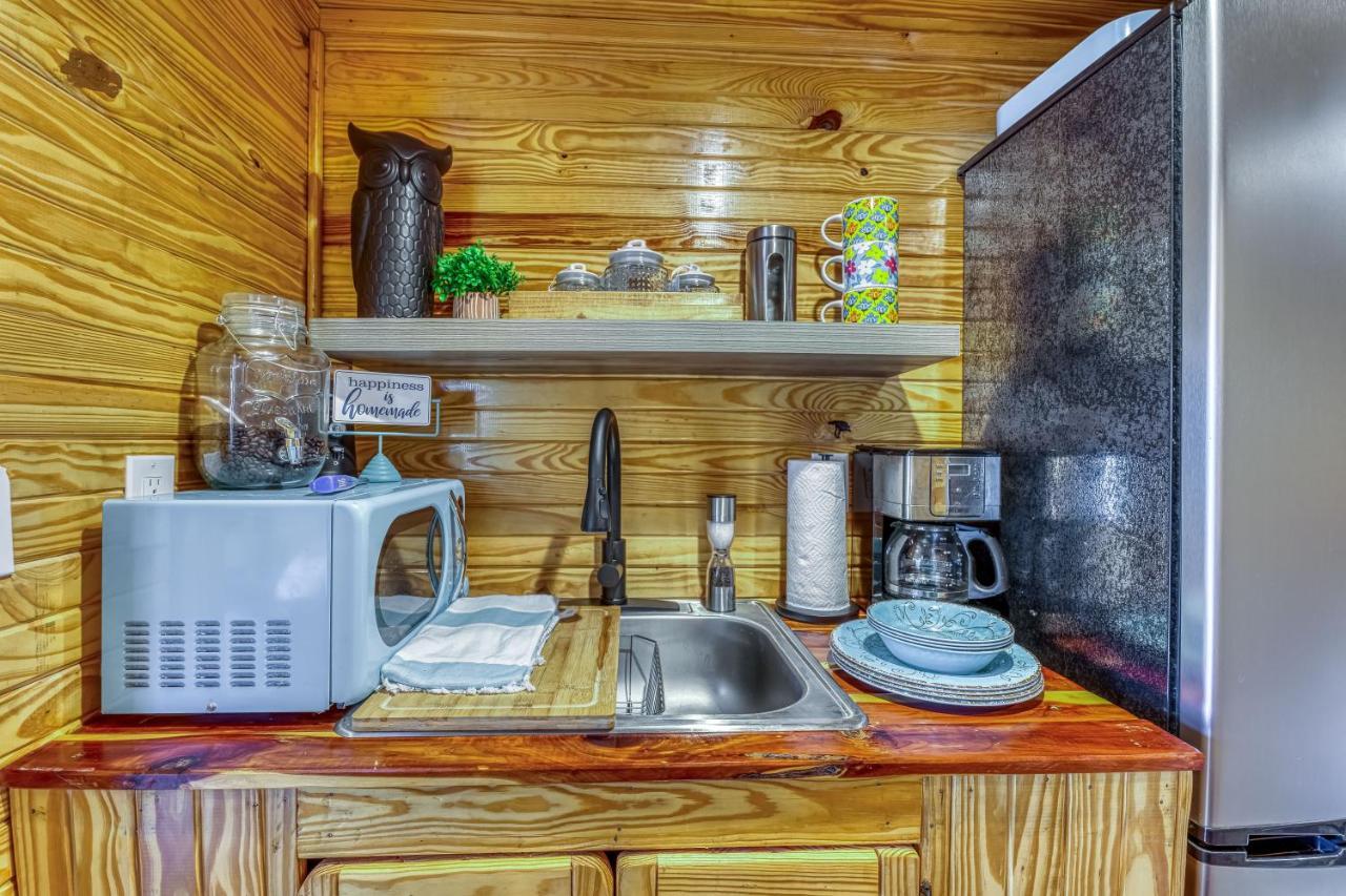 The Gemini-A Dreamy, Waterfront Tiny Cabin Rogersville Екстер'єр фото