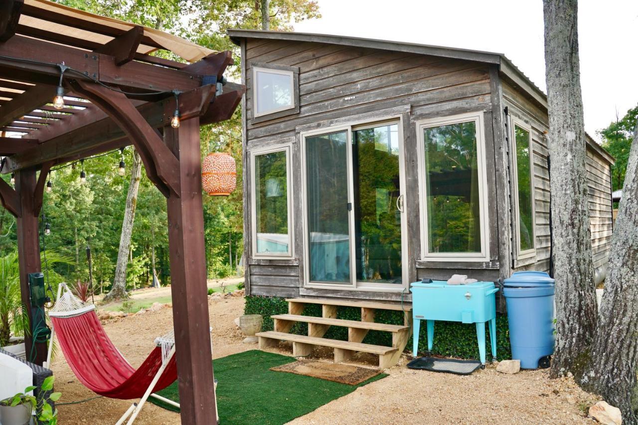 The Gemini-A Dreamy, Waterfront Tiny Cabin Rogersville Екстер'єр фото