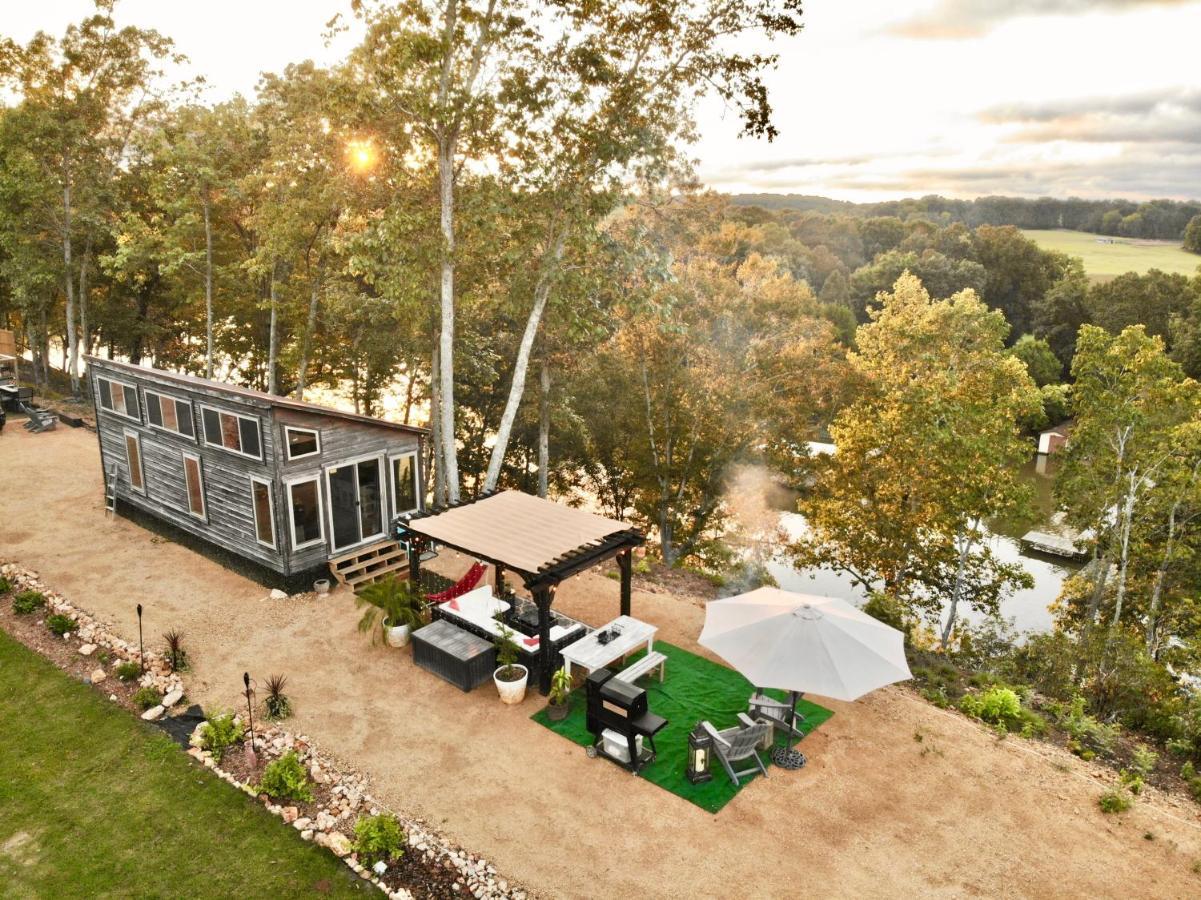The Gemini-A Dreamy, Waterfront Tiny Cabin Rogersville Екстер'єр фото