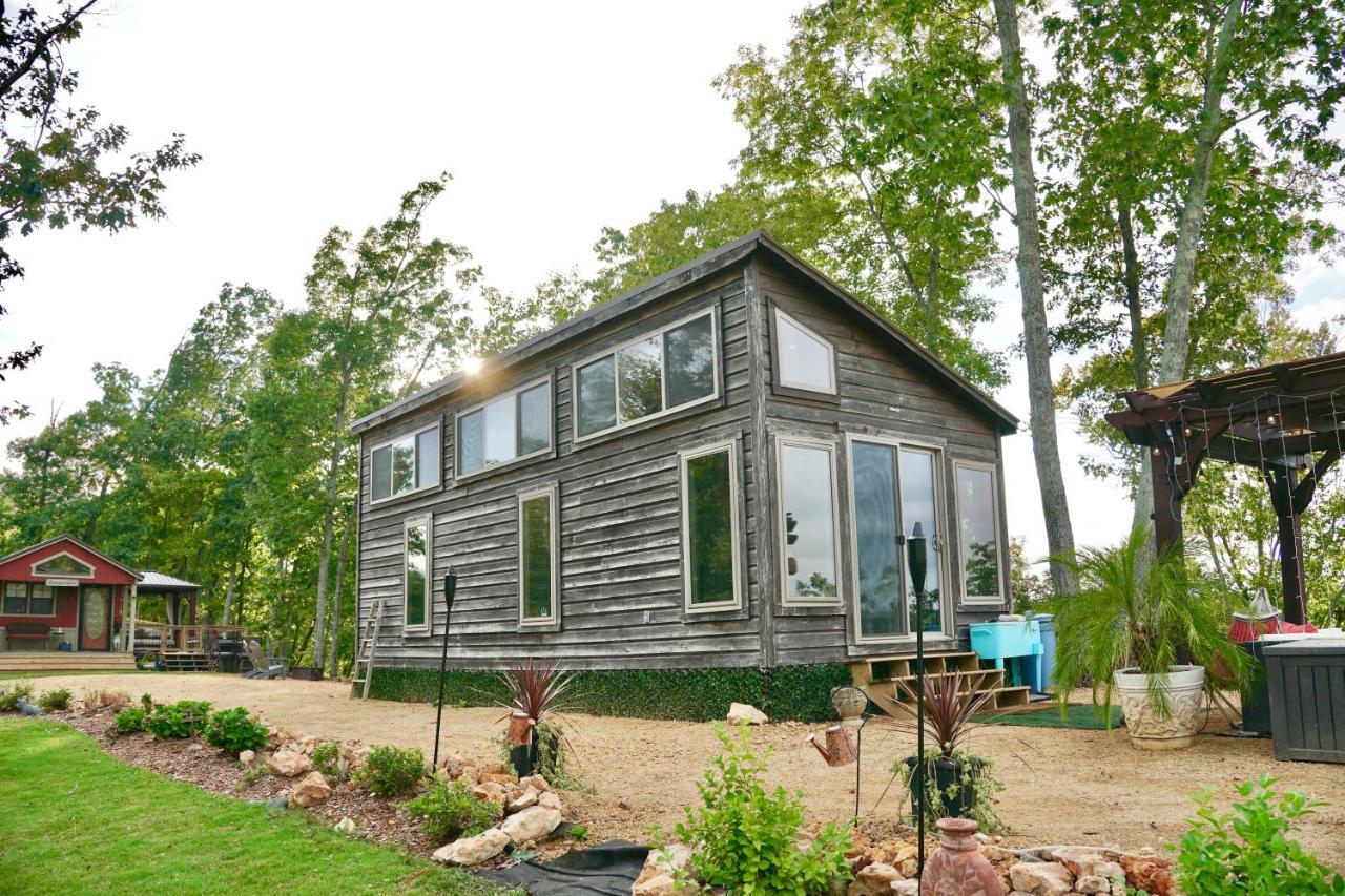 The Gemini-A Dreamy, Waterfront Tiny Cabin Rogersville Екстер'єр фото