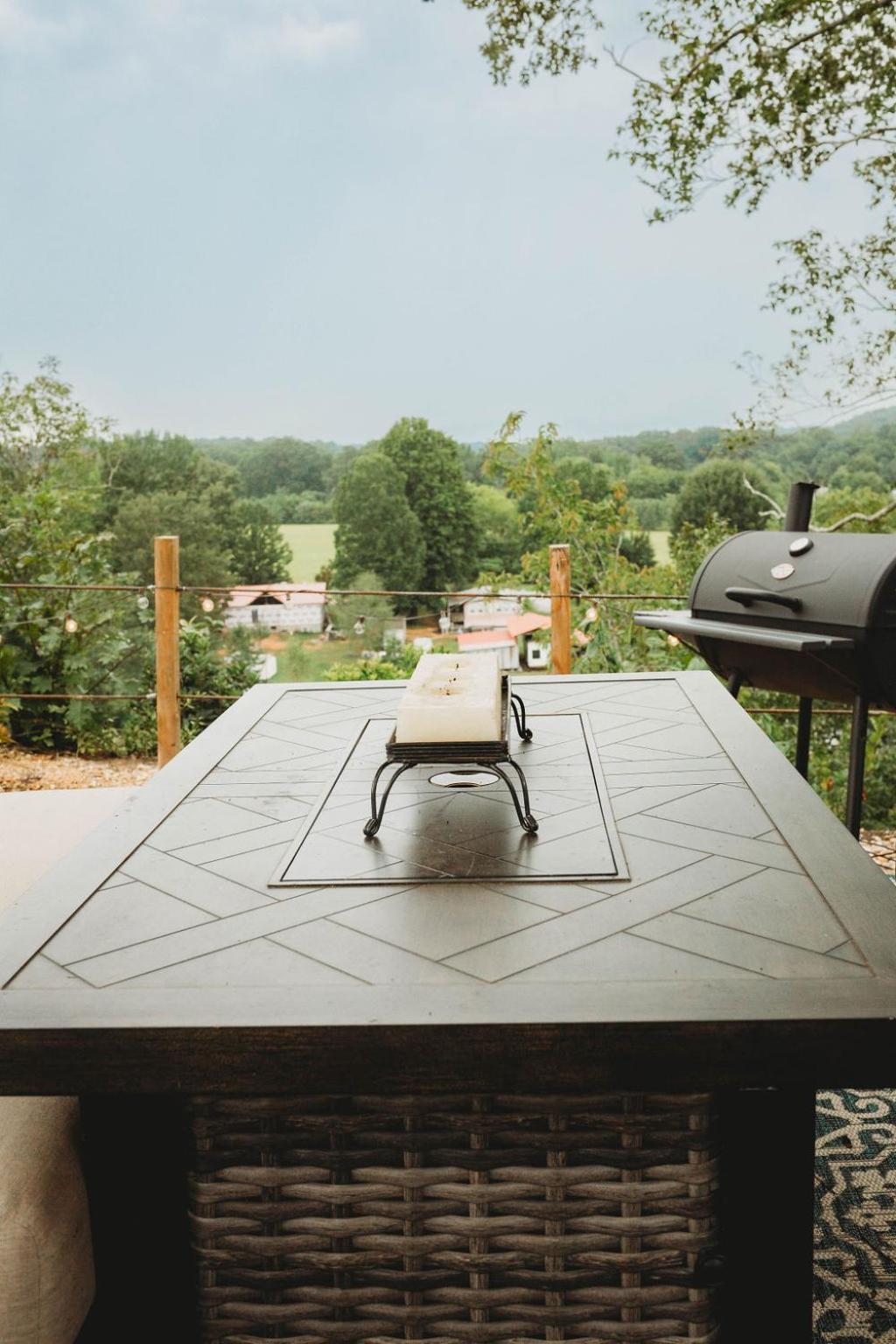 The Gemini-A Dreamy, Waterfront Tiny Cabin Rogersville Екстер'єр фото
